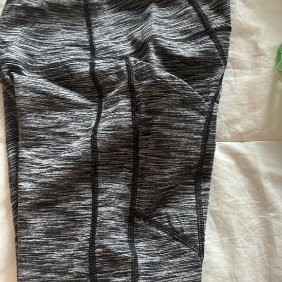 BUNDLE!! Workout cloths!! Women’s Best. Sports bra, leggings, long sleeve top - Picture 13 of 16